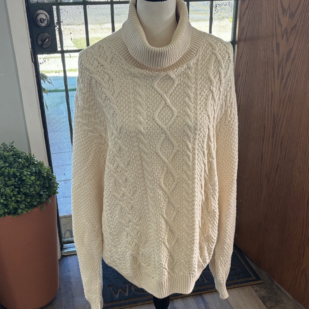 Oscar de la Renta Cream Cable Knit Turtleneck Sweater
